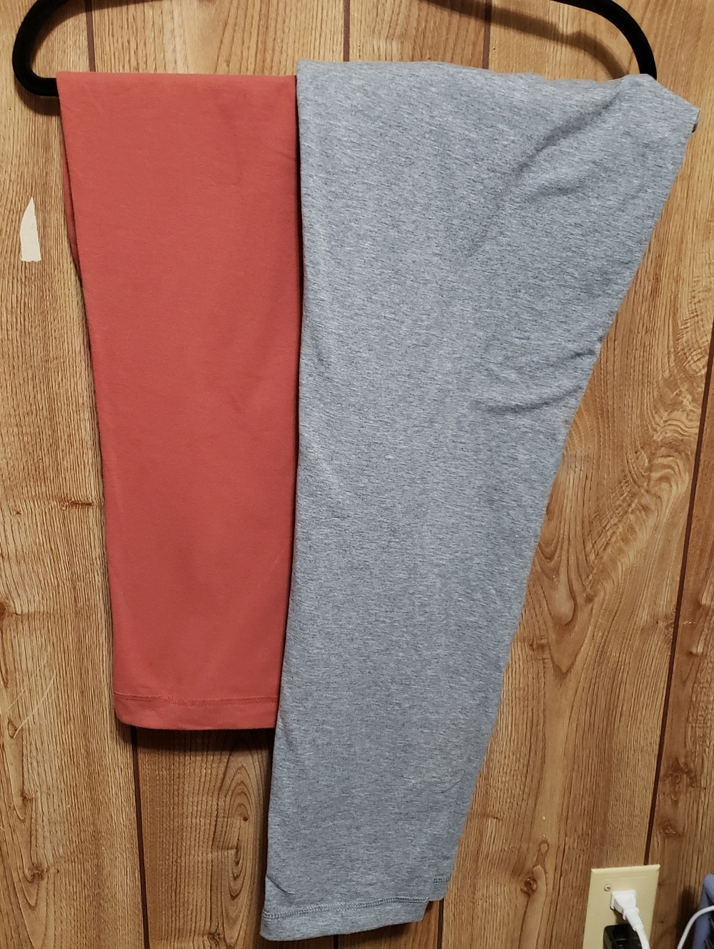 Lot Of 2 Pair Knit Pants 1 Long Gray, 1 Capri Terra Cotta Small (4-6) Comfort